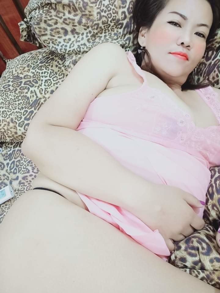 Janda payudara besar #98052560