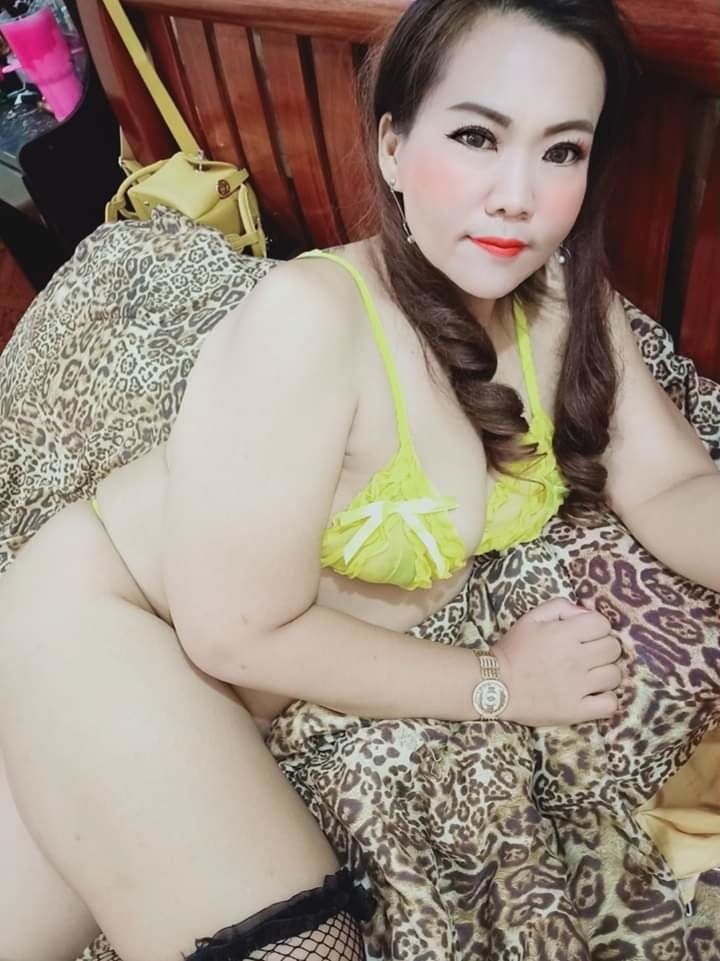 Janda payudara besar #98052588