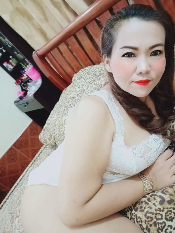 Janda payudara besar #98052596