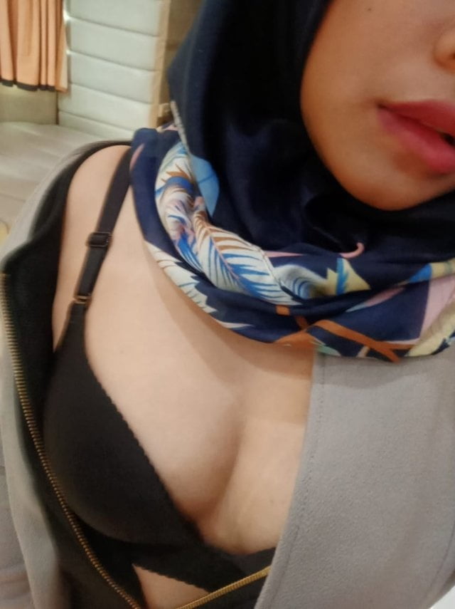 Ibu buah dada besar #95117845