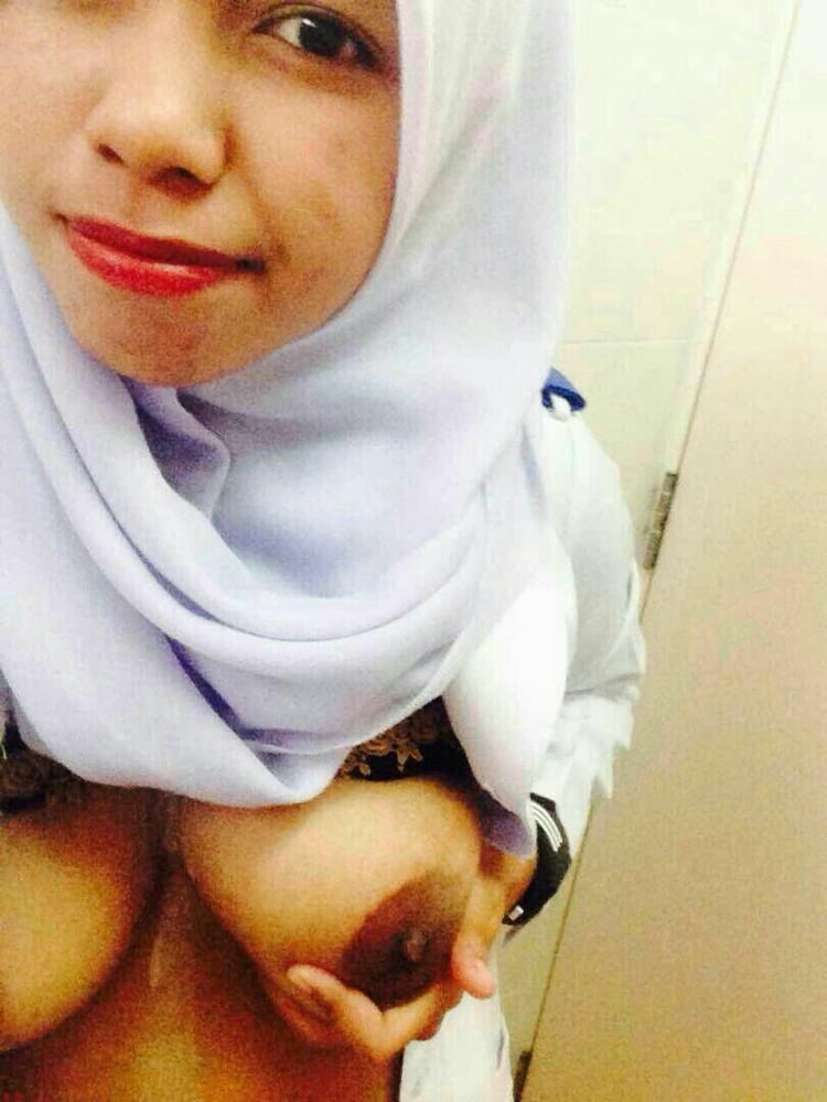 Ibu buah dada besar #95117847