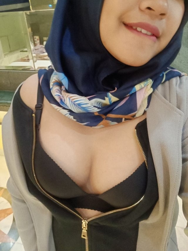 Ibu buah dada besar #95117848