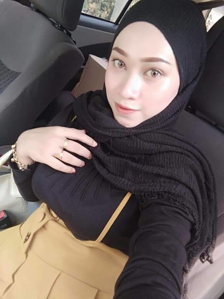 Ibu buah dada besar #95117849