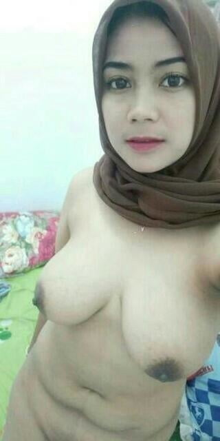 Ibu buah dada besar #95117864