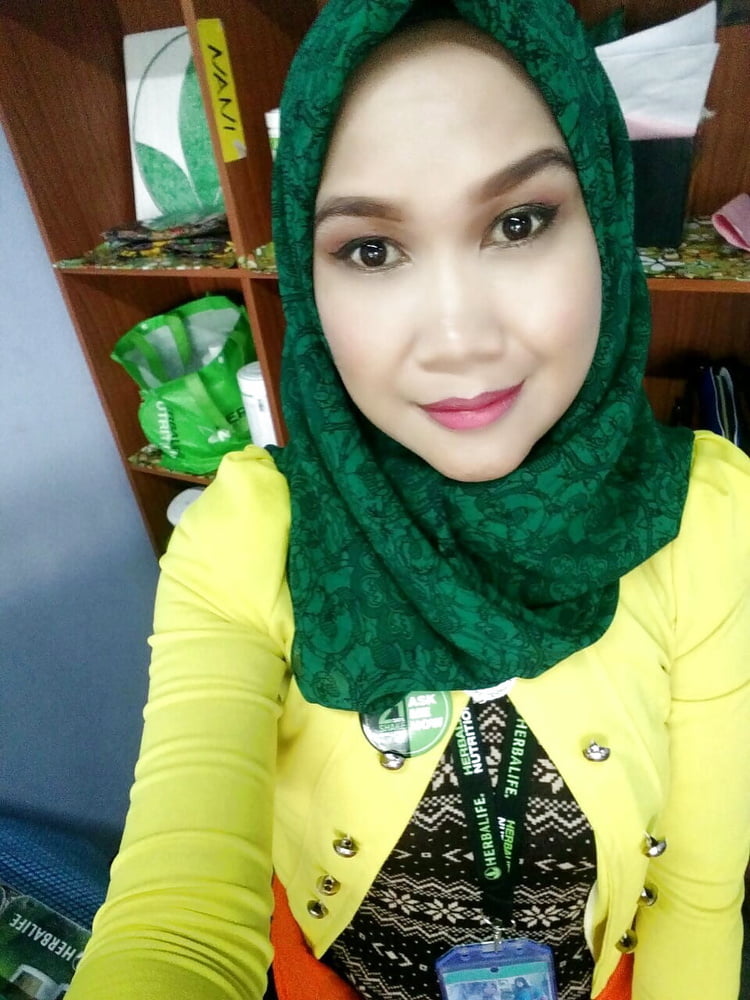 Ibu buah dada besar #95117895