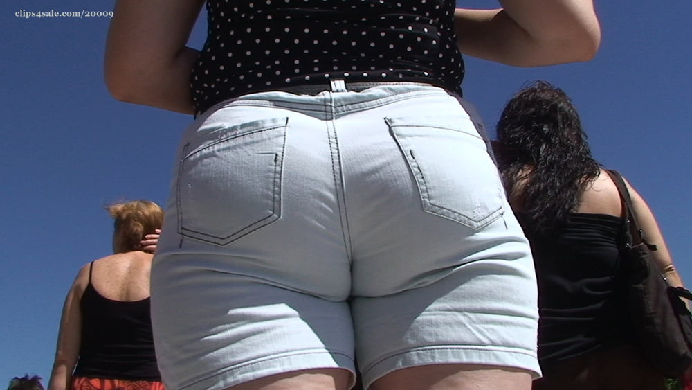 candid foreign mature butt in shorts GLUTEUS DIVINUS #94496379