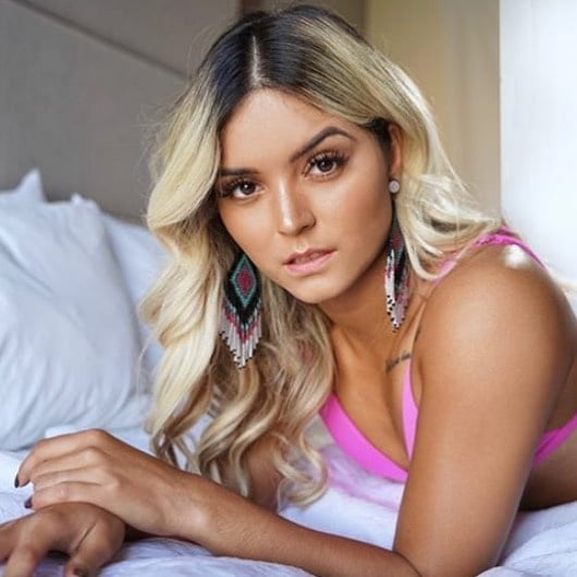 Taynara conti
 #87372024