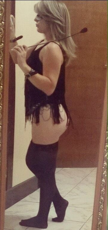 Crente loirinha nua no espelho #81289395
