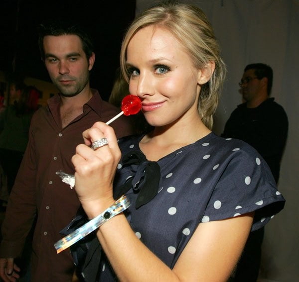 Kristen bell donna carina.
 #92394970