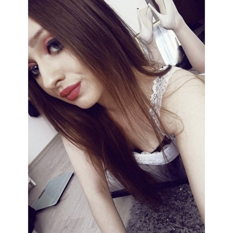 Polnische heiße enge Mädchen Strümpfe Strumpfhosen Selfie hohe Absätze
 #105366841