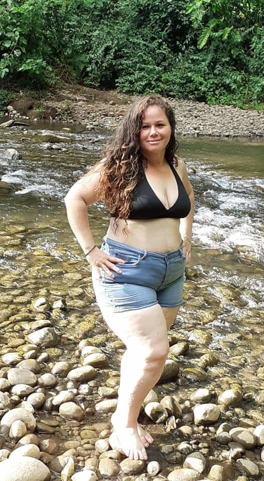 Yoli Esquivel piernuda #92974713