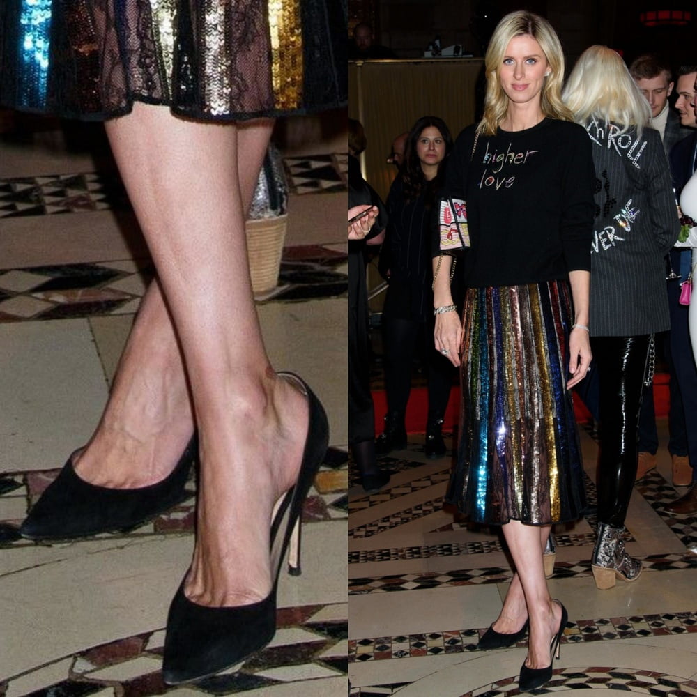 Nicky hilton jambes sexy pieds et talons hauts
 #94719247