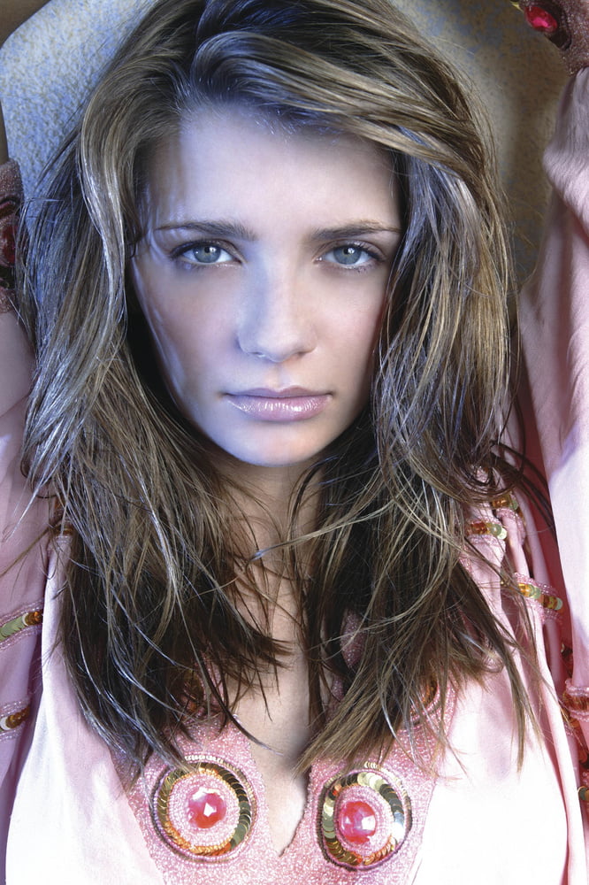 Mischa Barton #95102818