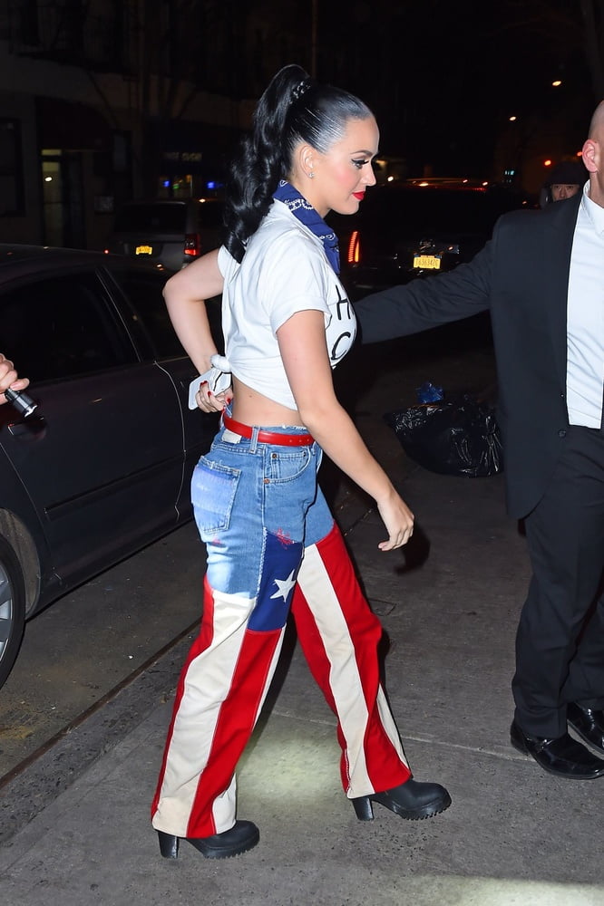 Katy perry in redone levi's jeans
 #97307189