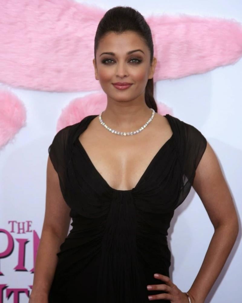 Aish in black #97806647