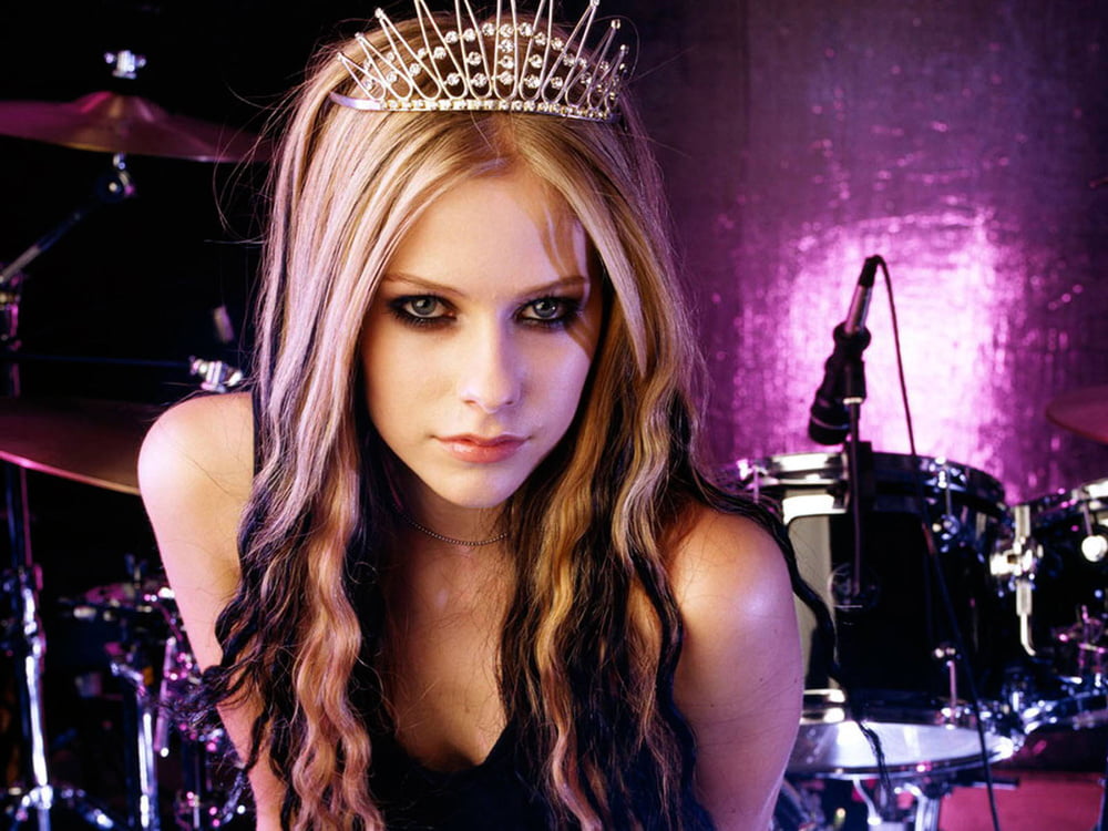 Avril lavigne
 #102897407