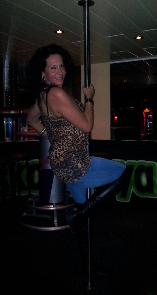 Hot amateur bar lady Petra so horny #91970585