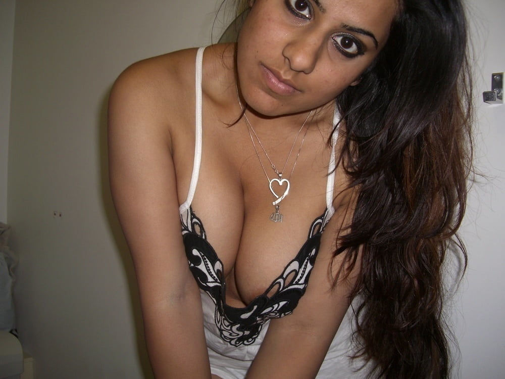 Paki Whore Natasha Indian 24yr Cunt From Dagenham Essex UK #102472733
