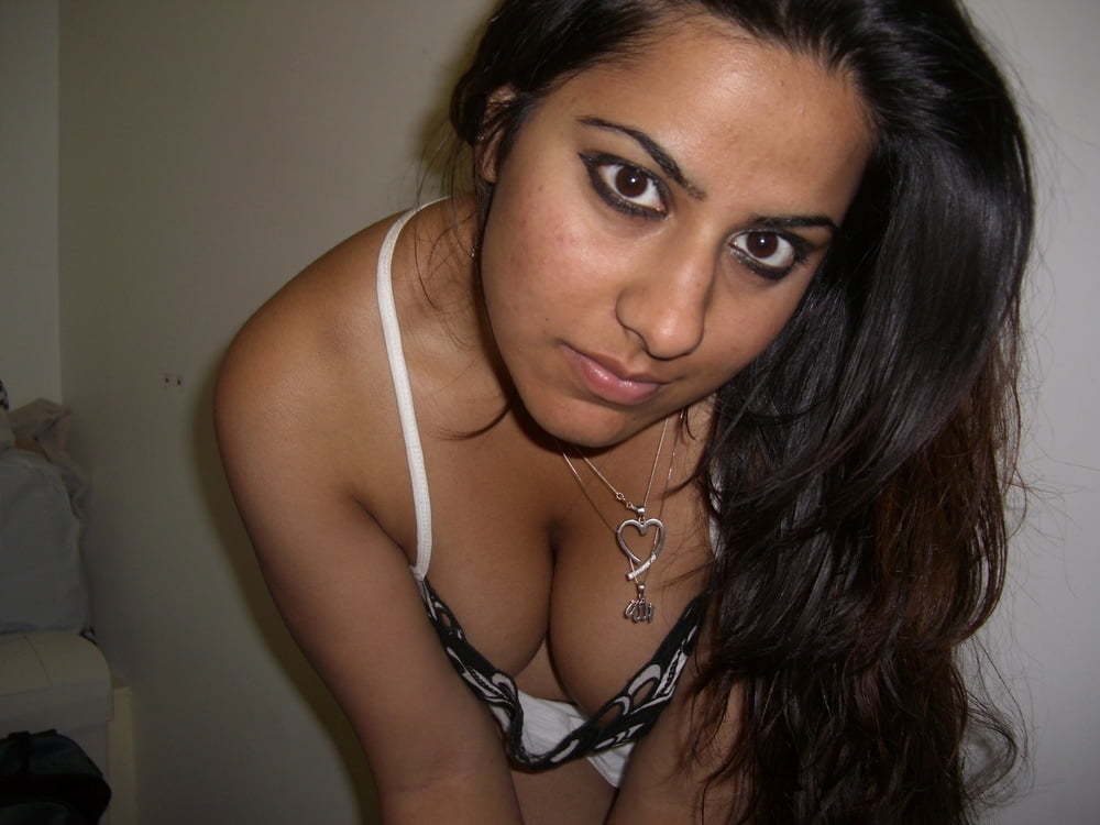 Paki Whore Natasha Indian 24yr Cunt From Dagenham Essex UK #102472912