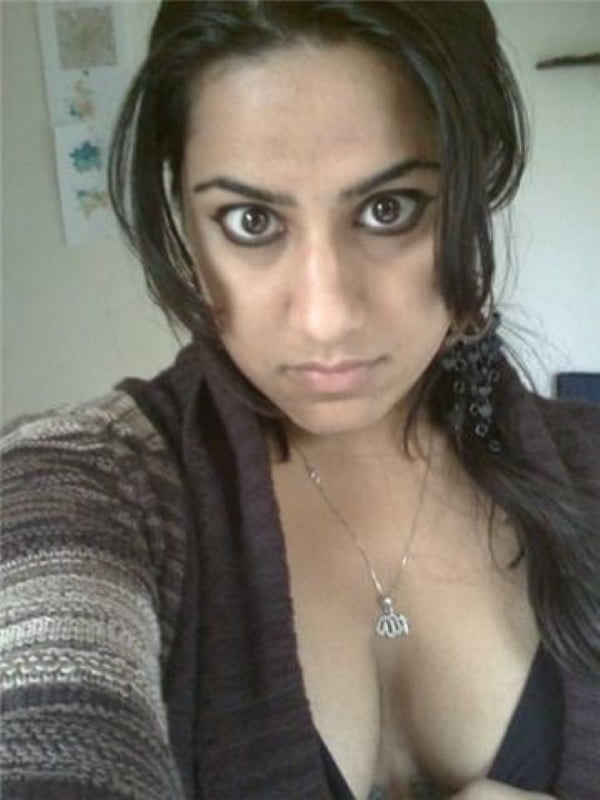 Paki Whore Natasha Indian 24yr Cunt From Dagenham Essex UK #102473064