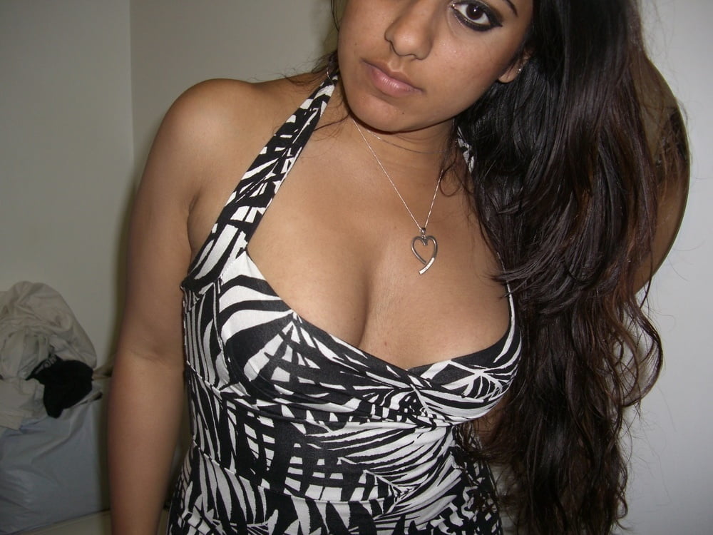 Paki Whore Natasha Indian 24yr Cunt From Dagenham Essex UK #102473202