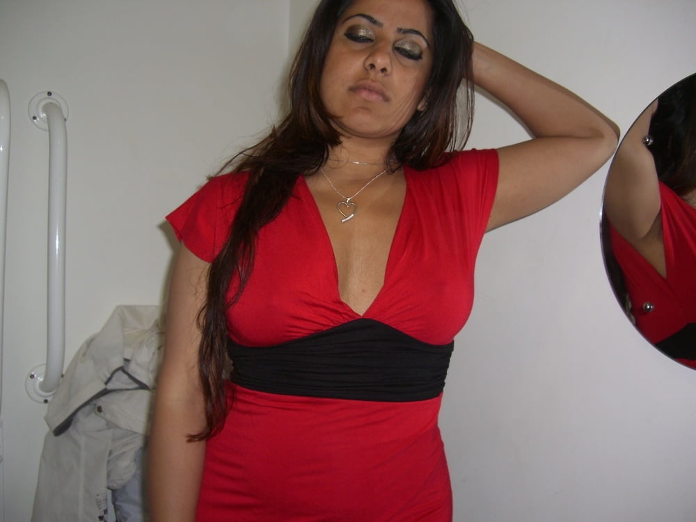 Paki Whore Natasha Indian 24yr Cunt From Dagenham Essex UK #102473247