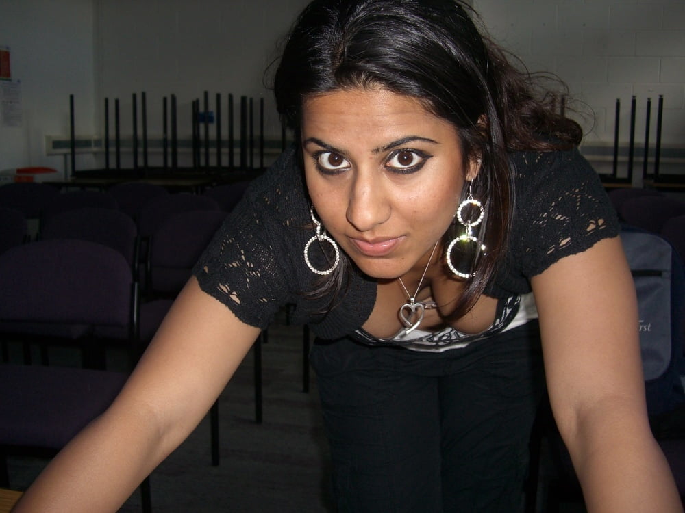 Paki Whore Natasha Indian 24yr Cunt From Dagenham Essex UK #102473432