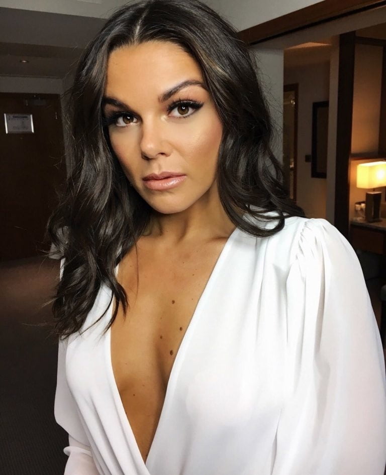 Faye brookes
 #89021662