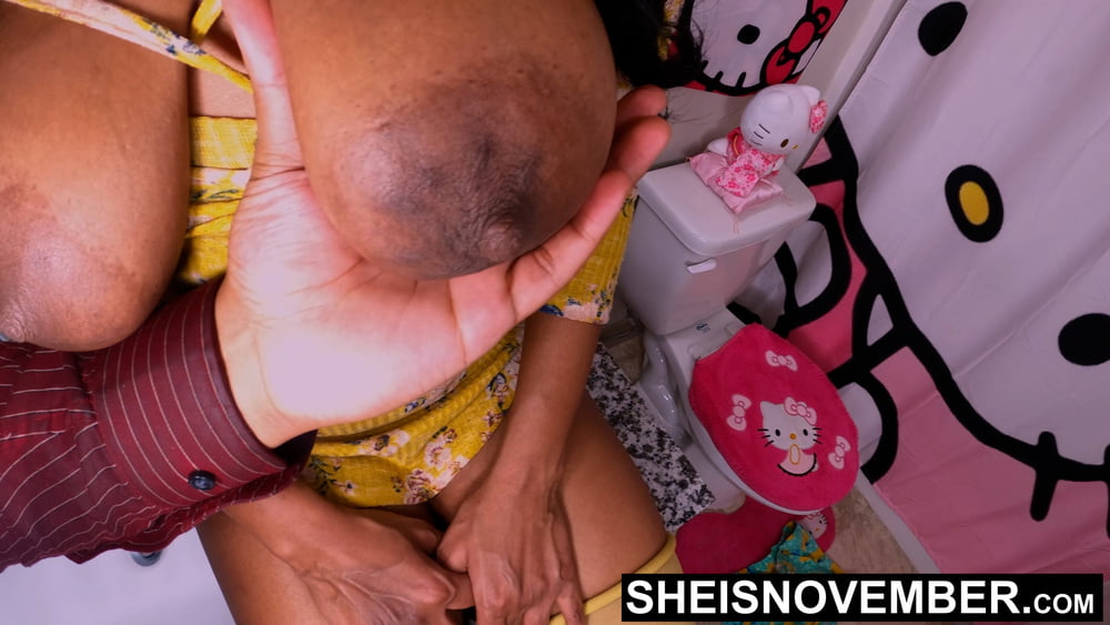 Solo pezones negros gigantes areolas ébano ubres caídas pechos
 #106675676