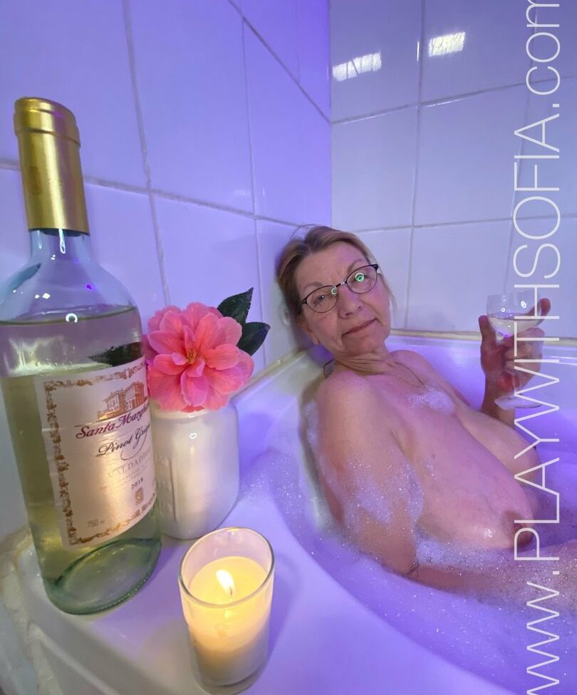 Daughter_Mother desnuda #108761365