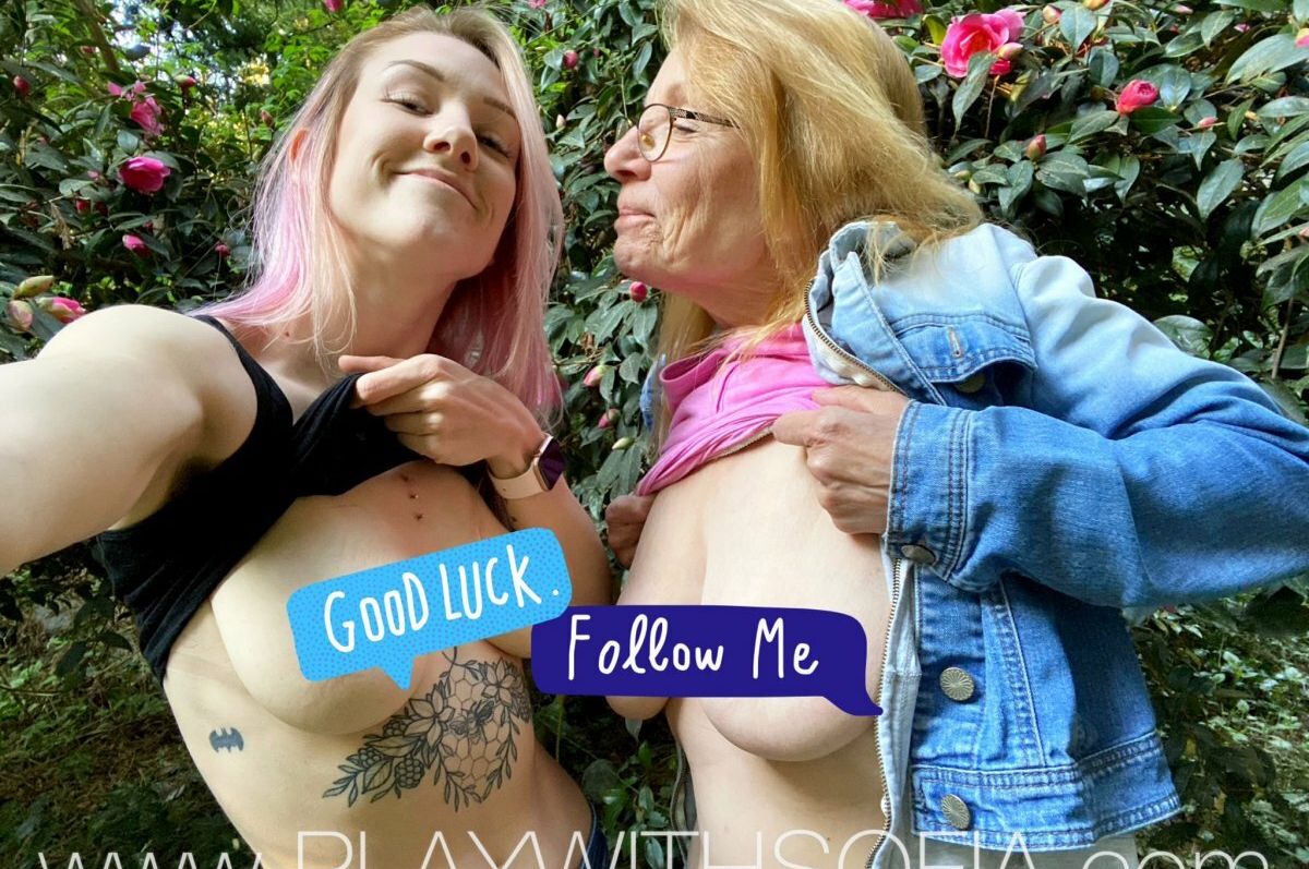 Daughter_Mother desnuda #108761367