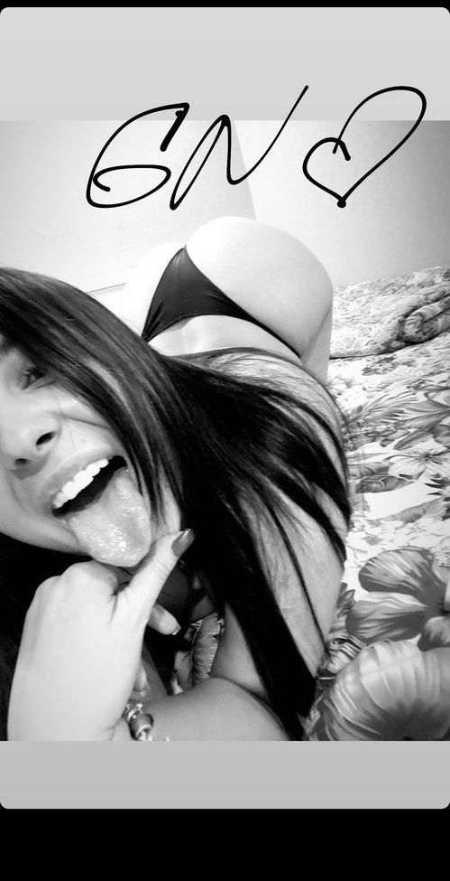 Moremoremore888 desnuda #109863935