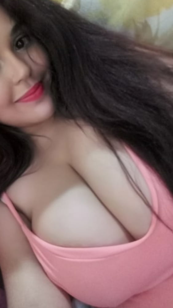 Gleyce milf with huge tits
 #96252564