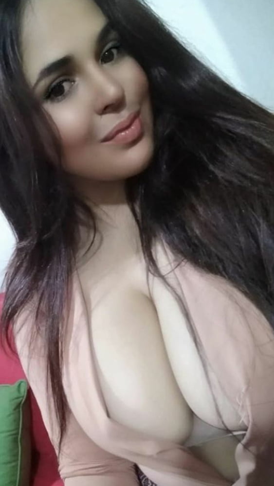 Gleyce milf with huge tits
 #96252620