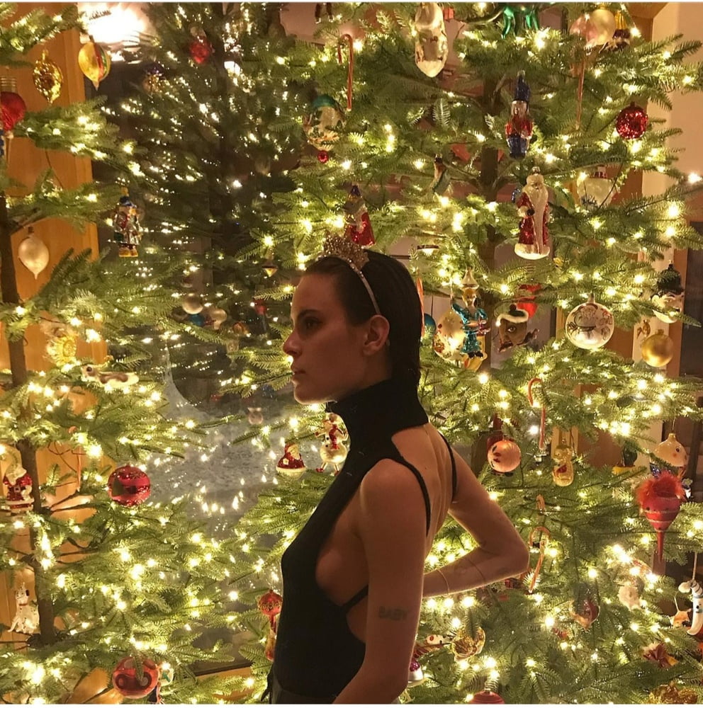 Demi Moore and daughters #93590674