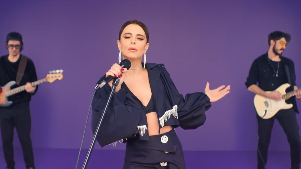 Simge - ister inan ister inanma & pes etme (2020)
 #93071139