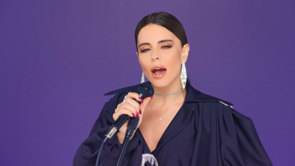 Simge - ister inan ister inanma & pes etme (2020)
 #93071145