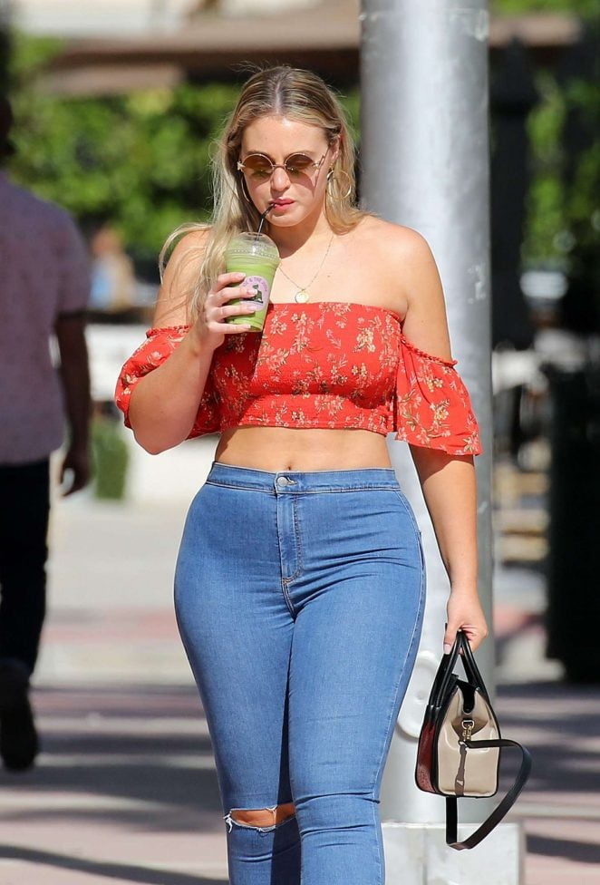 Nero allevato pawg iskra lawrence
 #100858478