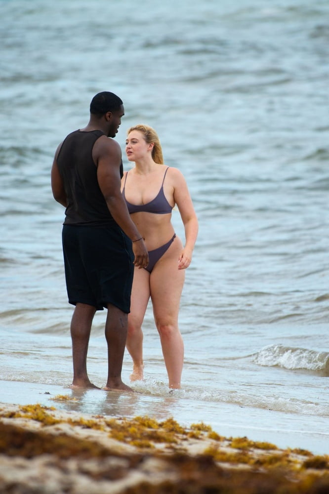 Nero allevato pawg iskra lawrence
 #100858479
