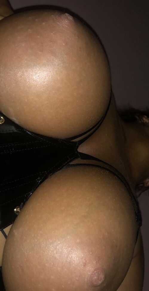 Sarah Coughlan desnuda #108251779