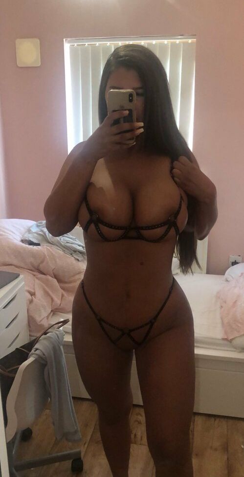 Sarah Coughlan desnuda #108251792