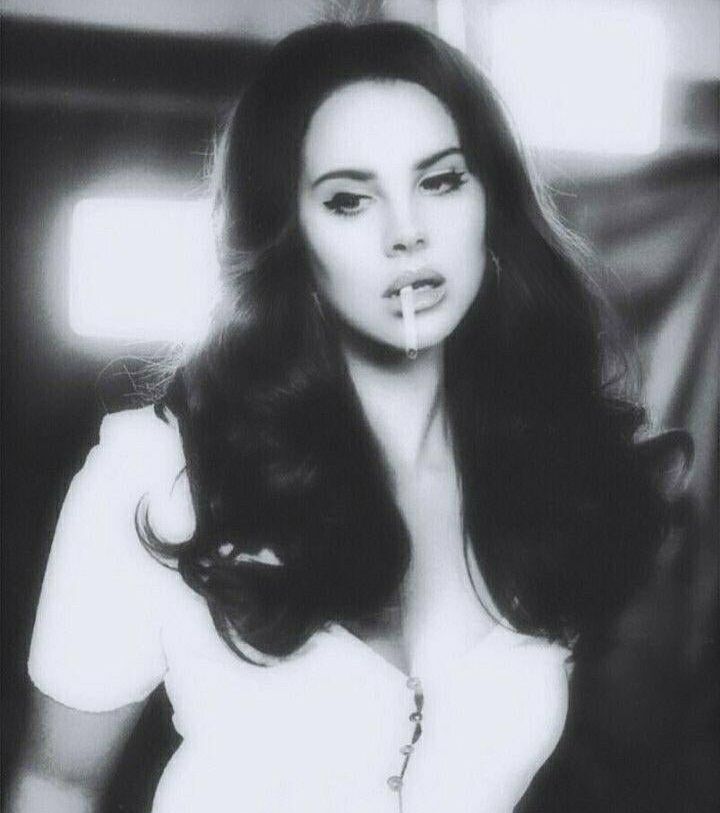 Lana Del Rey desnuda #109597412