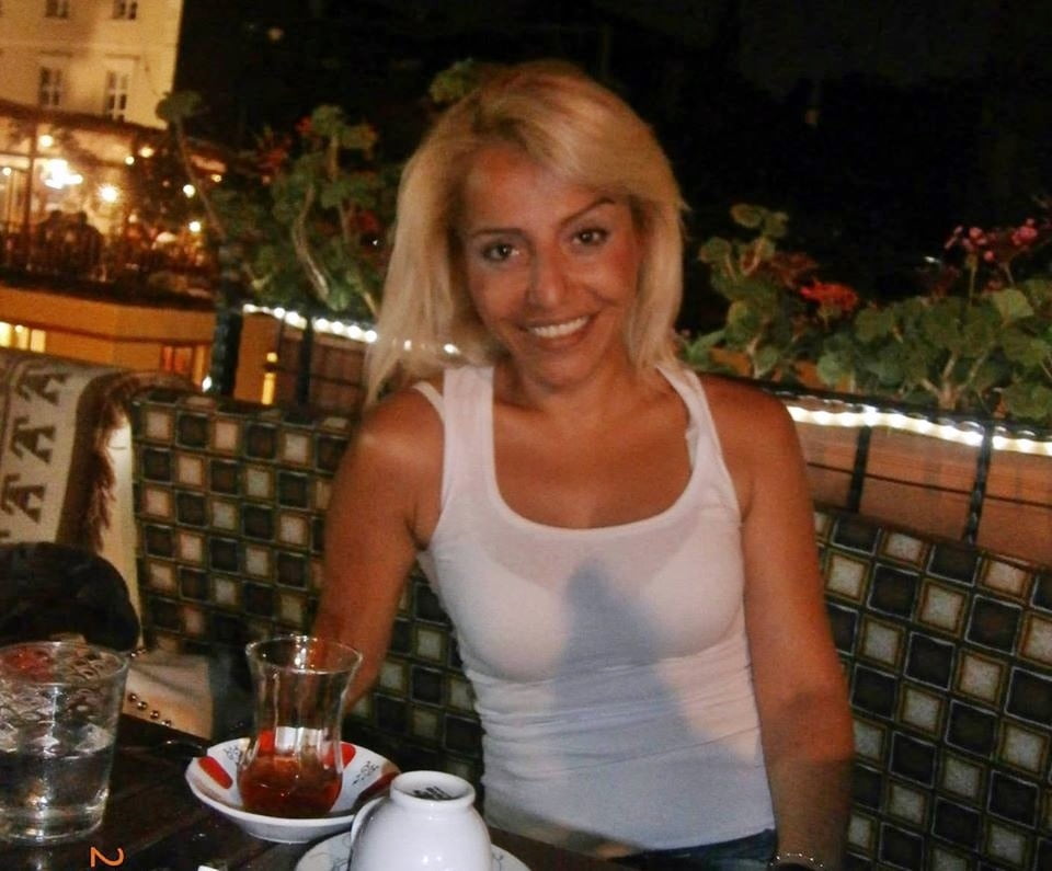 Milf blonde hot turk turkish olgun kadin jambes femme robe
 #95131479