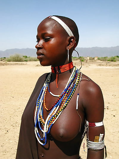 アフリカの部族の女の子
 #96299531