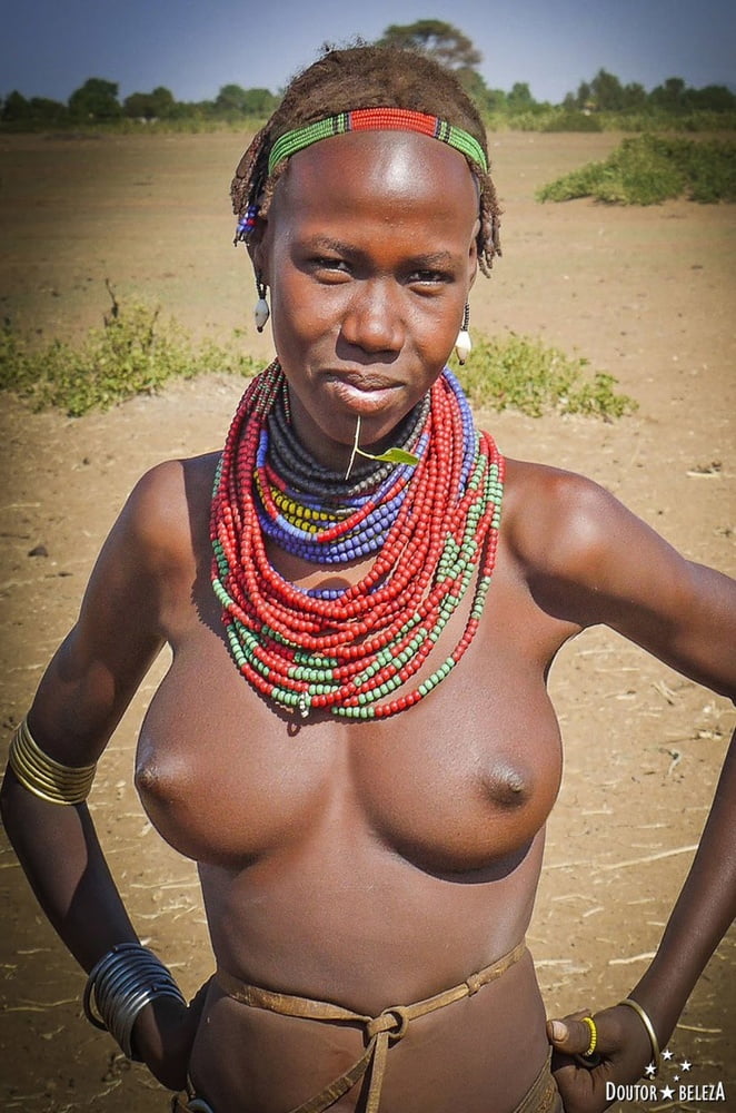 アフリカの部族の女の子
 #96299533