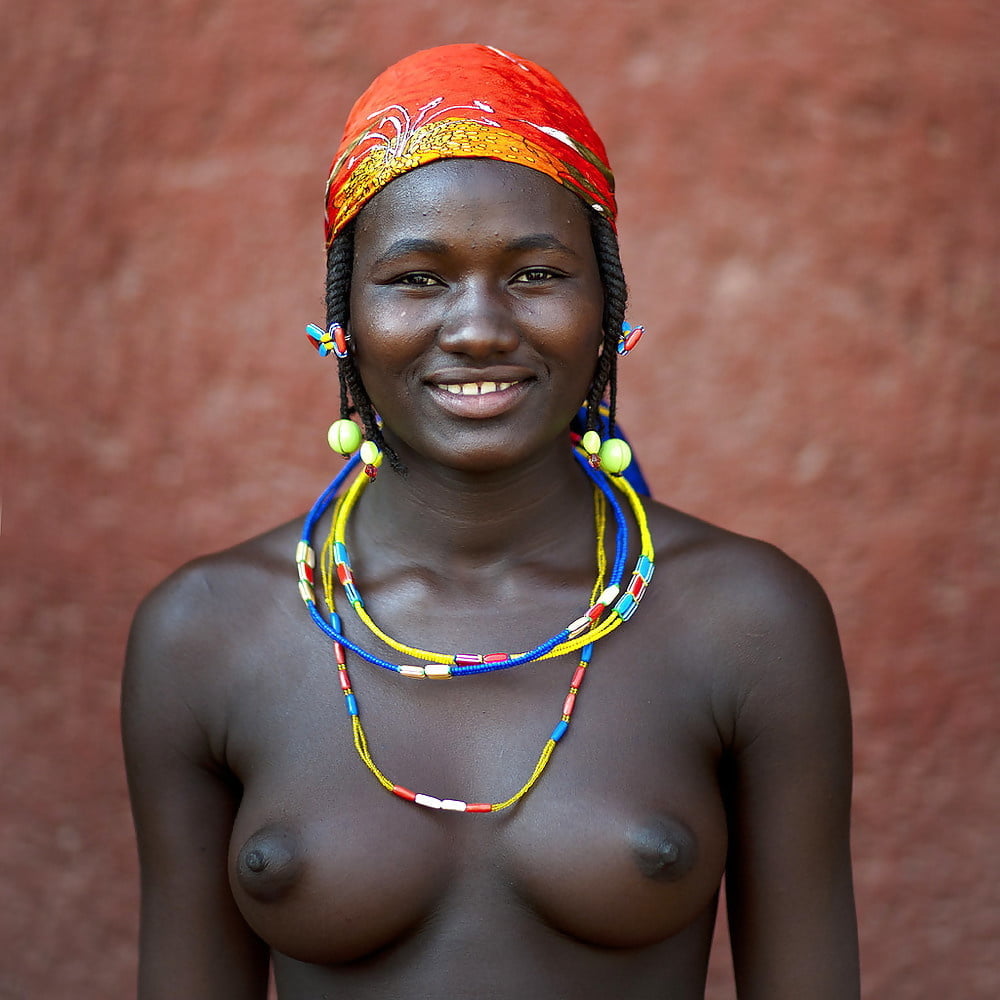 アフリカの部族の女の子
 #96299557