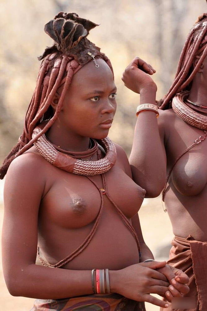 アフリカの部族の女の子
 #96299573