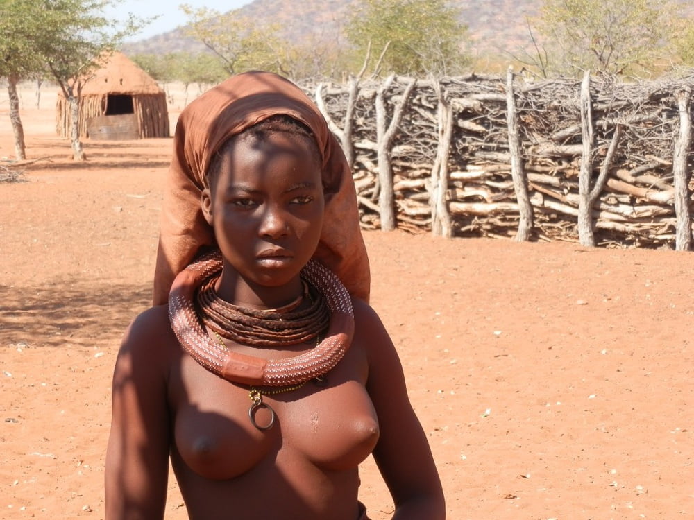 アフリカの部族の女の子
 #96299579