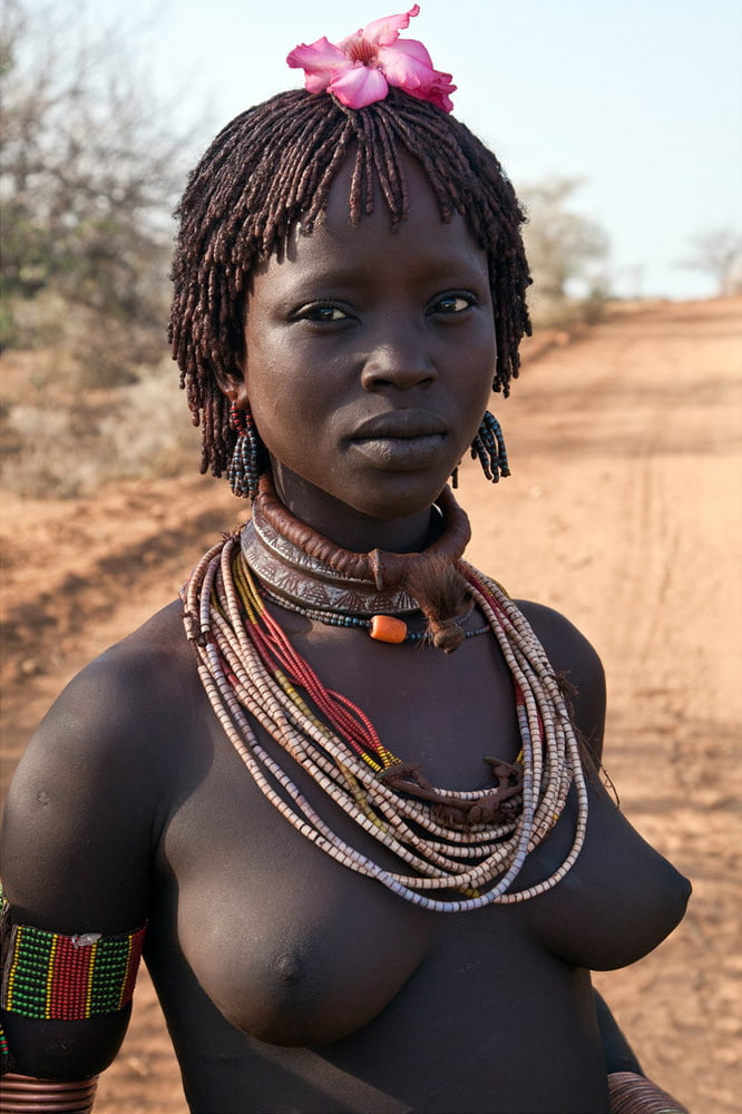 アフリカの部族の女の子
 #96299583