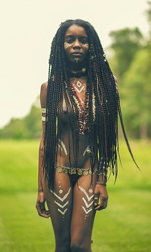 Afrikanische Stammesmädchen
 #96299626